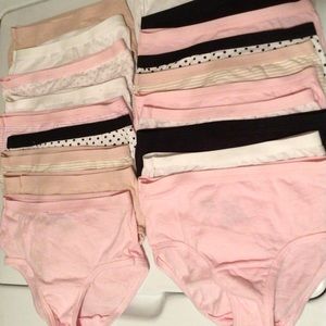 NWOT Fruit of the Loom SMALL Kids briefs size 6. 19 pairs. Polka dots Stripes.